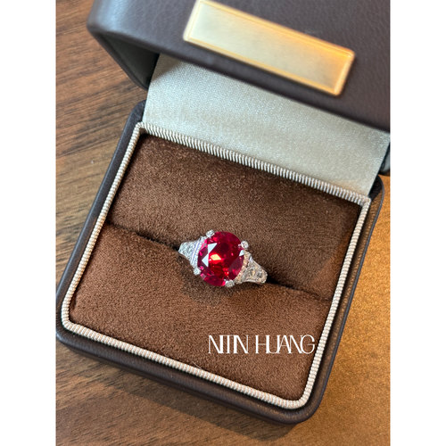 5.5克拉培育鸽血红宝石戒指