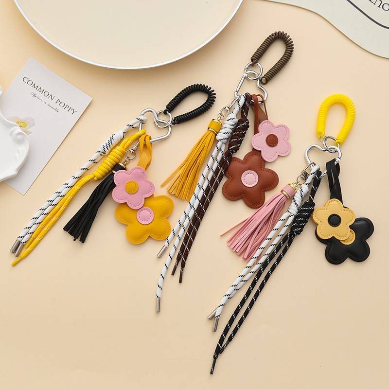 新款miu系潮流可爱皮质时尚花朵钥匙扣ins风绳编车载包包挂件配饰