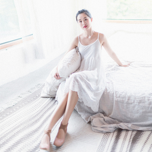 女装 区 2025夏季 新款 绣花吊带裙打底裙 文艺复古风中长款 99元