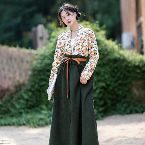 灯芯绒上衣打底衫半身裙女套装