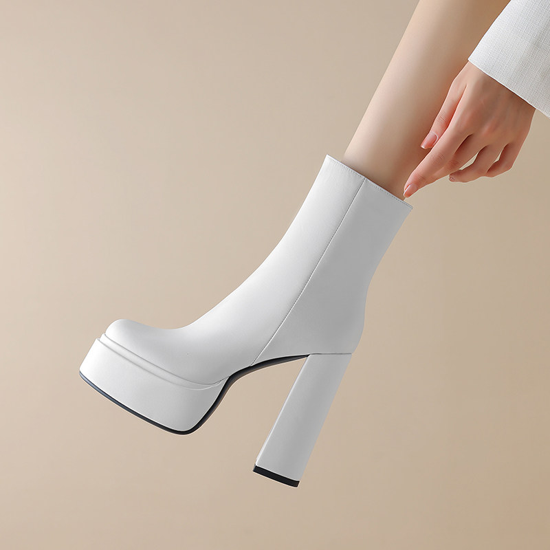 超高跟白色短靴女2024新款粗跟防水台真皮圆头模特走秀马丁靴13CM