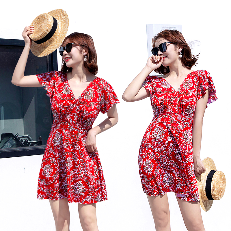 泳衣女大码碎花加肥加大露背保守短袖胖美人新款时尚泡温泉游泳装