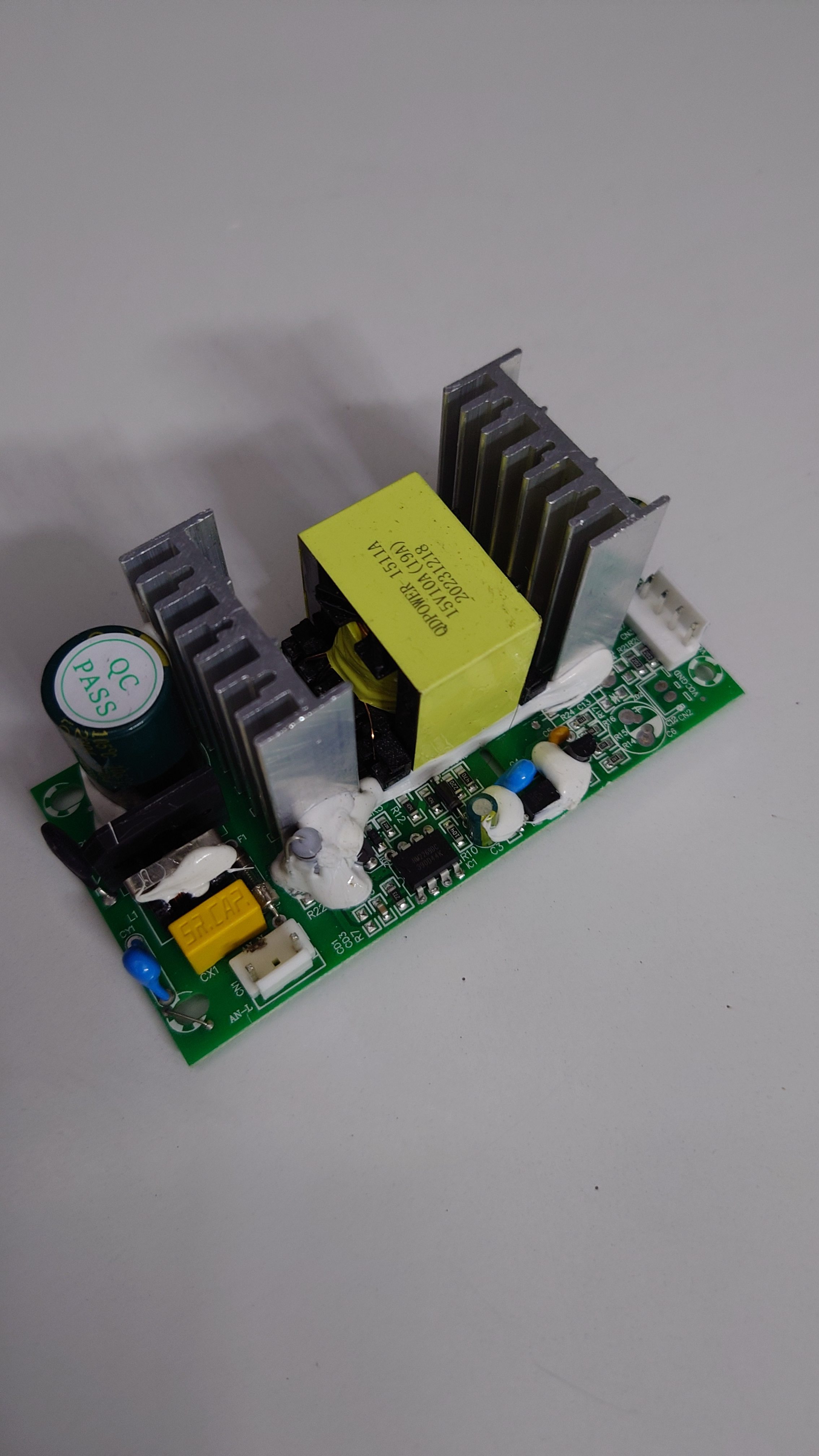 户外拉杆音响 家庭音响功放板电源板 充电板15V10A 尺寸4.2X10.5