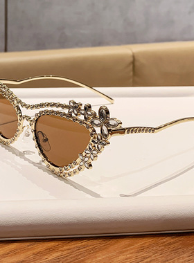 女潮小香儿奢华镶钻猫眼墨镜