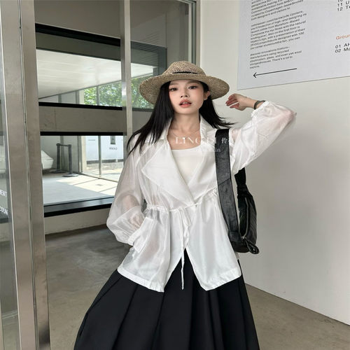 白色天丝防晒薄款西装领风衣女