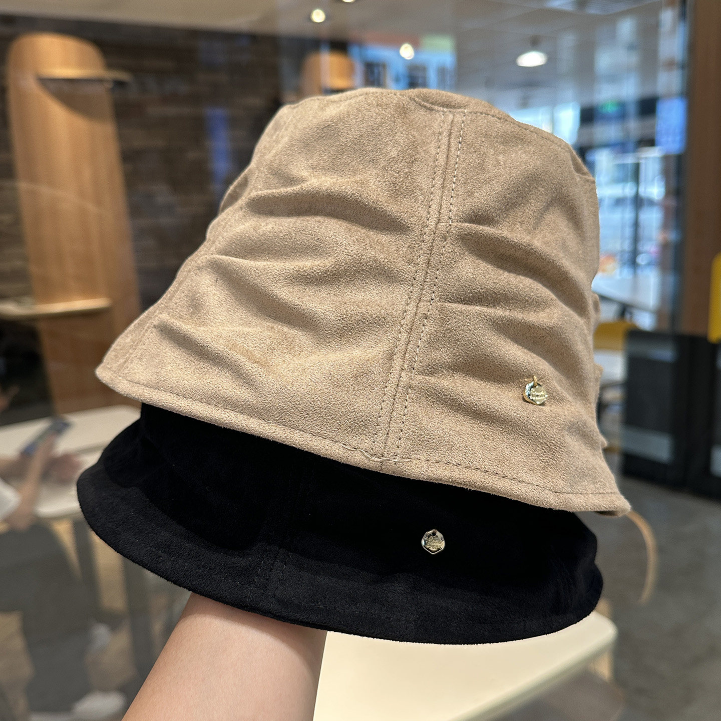 韩版复古褶皱麂皮绒渔夫帽子女