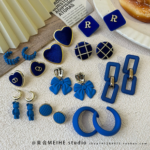 秋冬克莱因蓝色耳环～2025时尚 显白气质植绒耳钉饰品女仙气质配饰