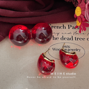 显白高颜值 港风透红色亚克力球形水滴耳钉秋冬安可拉红色系耳环