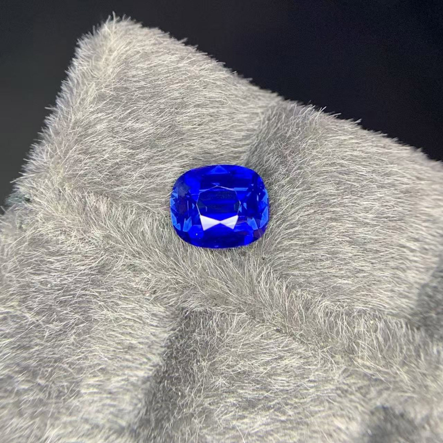 1.12克拉天然皇家蓝蓝宝石裸石颜色浓郁火彩璀璨可镶嵌定制