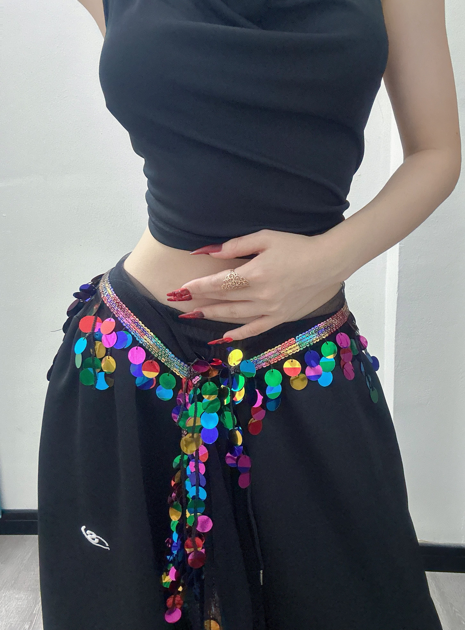 肚皮舞腰链女款2025新款高级感配饰腰带街舞百搭腰链爵士舞屁帘