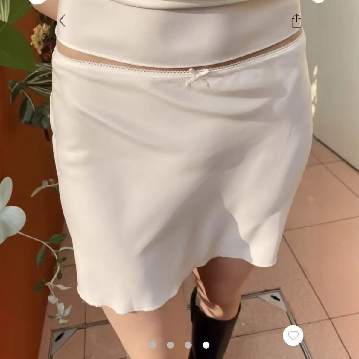 小海鸥白色缎面蝴蝶结短裙