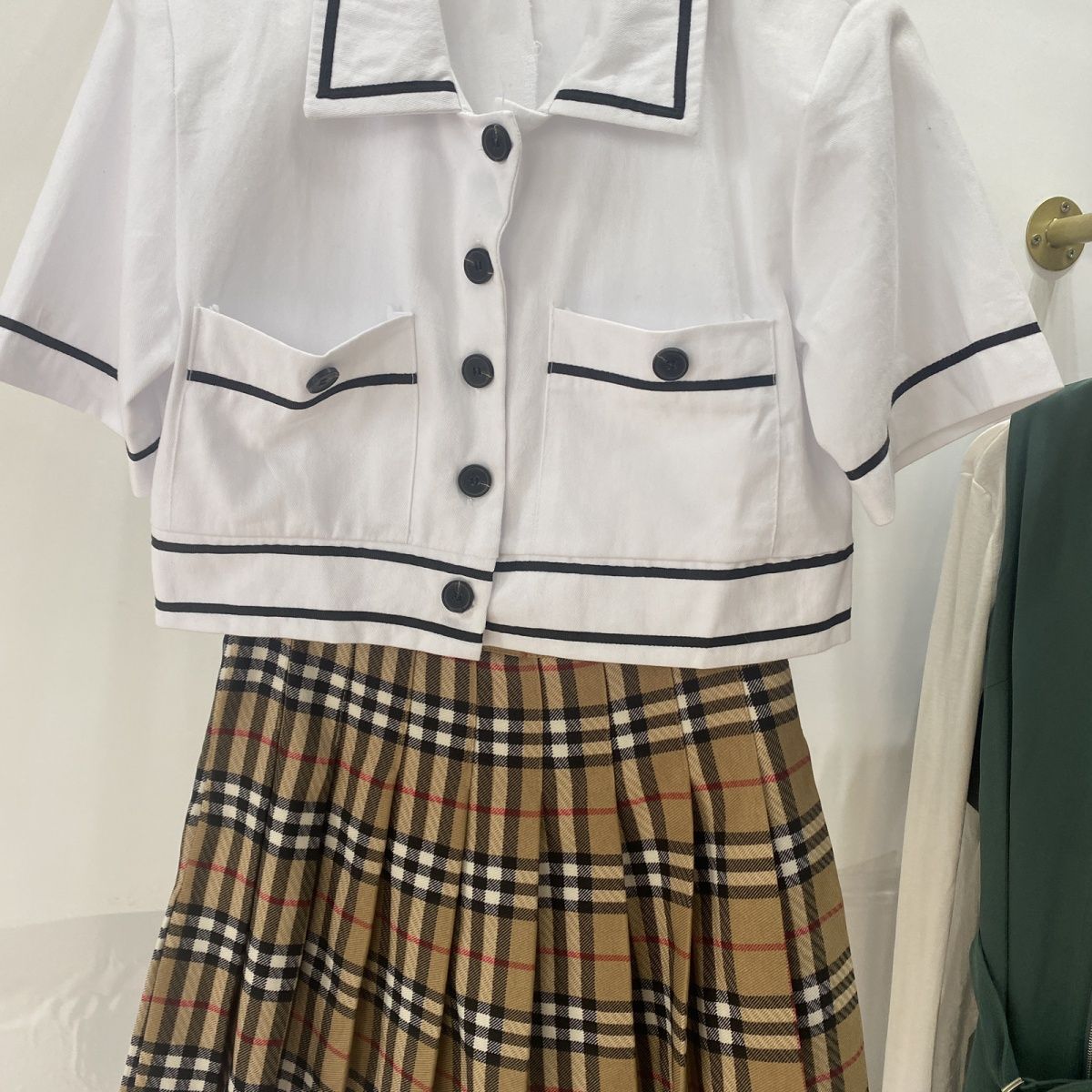 学生减龄JK套装女高腰百搭显瘦百褶裙半身裙翻领撞色系扣短袖上衣