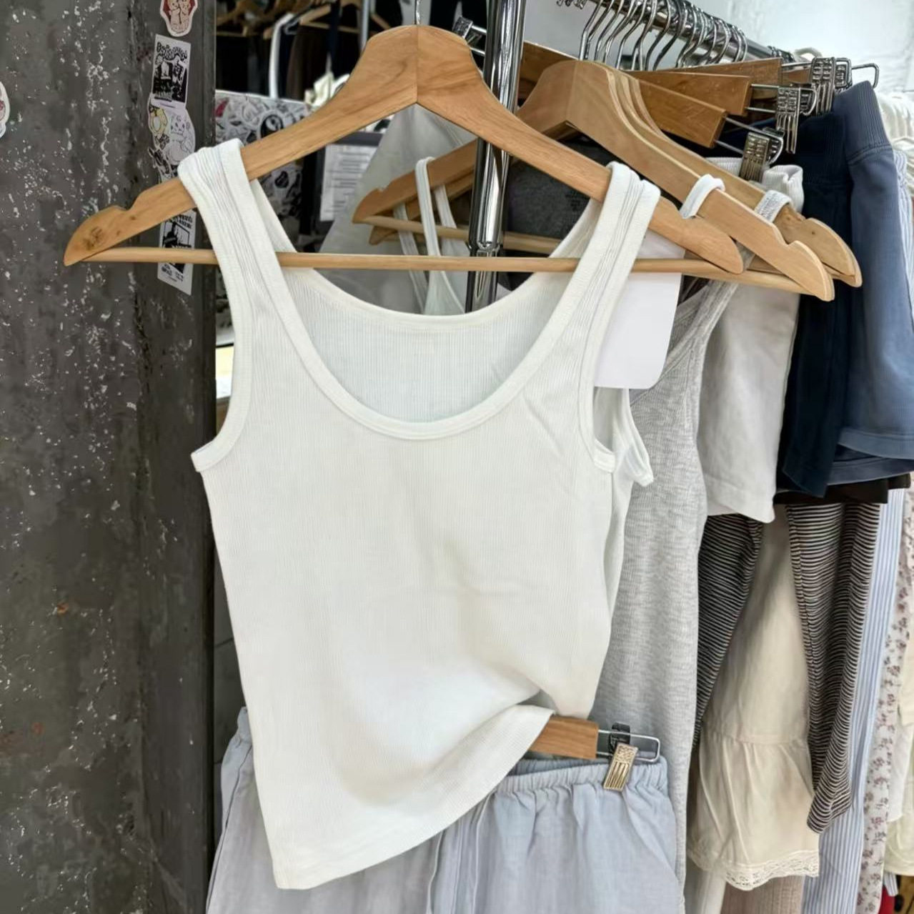 小海鸥白色U领工字背心