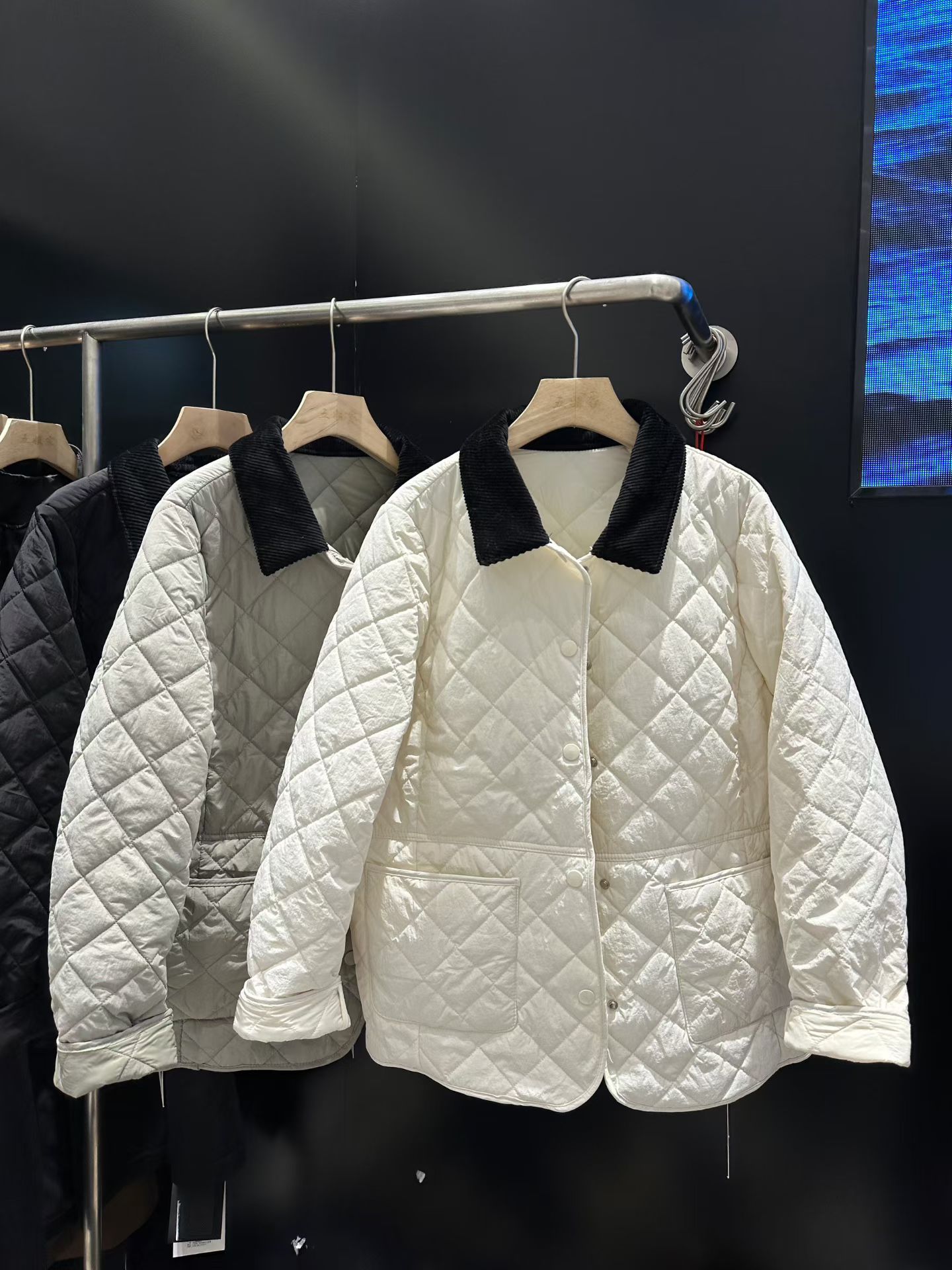 五姐家秋冬新款小众薄款翻领棉服女200斤菱形格棉衣外套大码女装