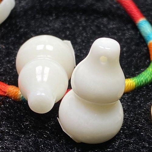 西安蓝田玉葫芦吊坠挂件保平安精致小巧送小孩儿童女士礼物送挂绳