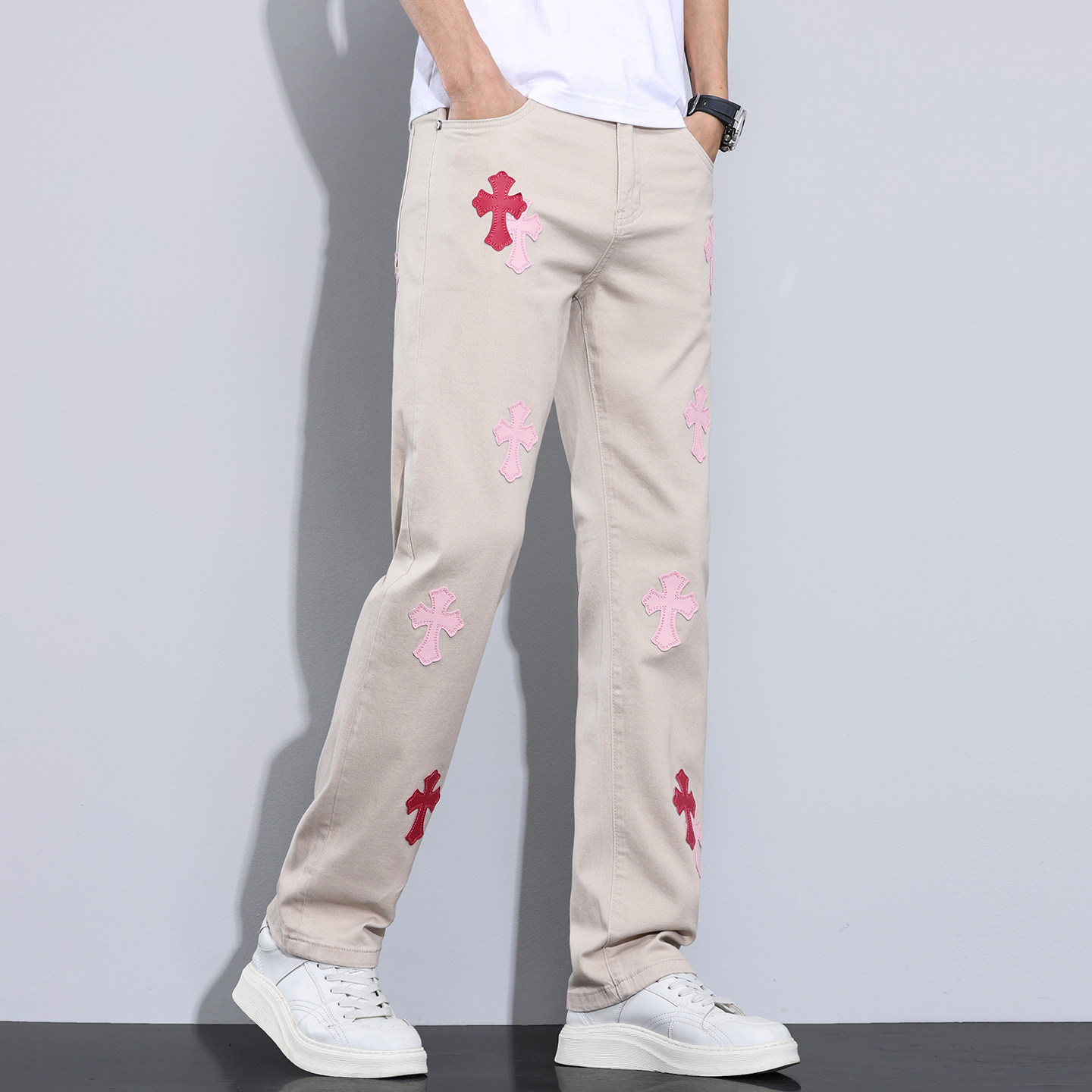 2026新款超火男士牛仔裤轻奢卡其色裤子今年流行的爆款男裤十字架