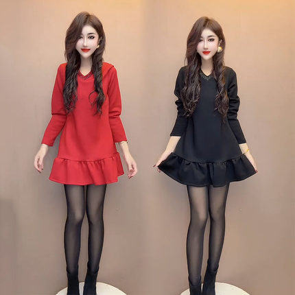 时尚重工V领荷叶边连衣裙女2025冬季新款纯色长袖宽松洋气百搭裙