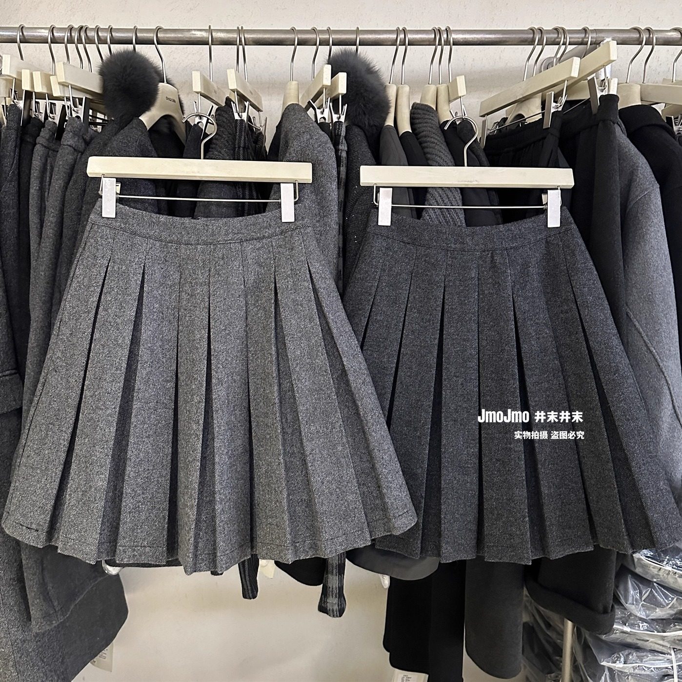 含50%羊毛呢百褶裙显腿长短裙