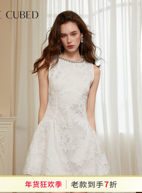 CEE CUBED白色剪花圆领钻饰装饰烫银无袖修身连衣裙2025早秋新款
