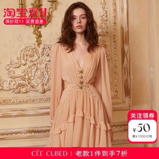 明星同款CEE CUBED绉纱雪纺花朵钻饰露腰深V连衣裙女新款missme