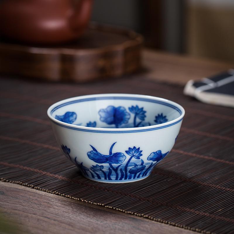 枭窑手工手绘内外画荷池杯青花