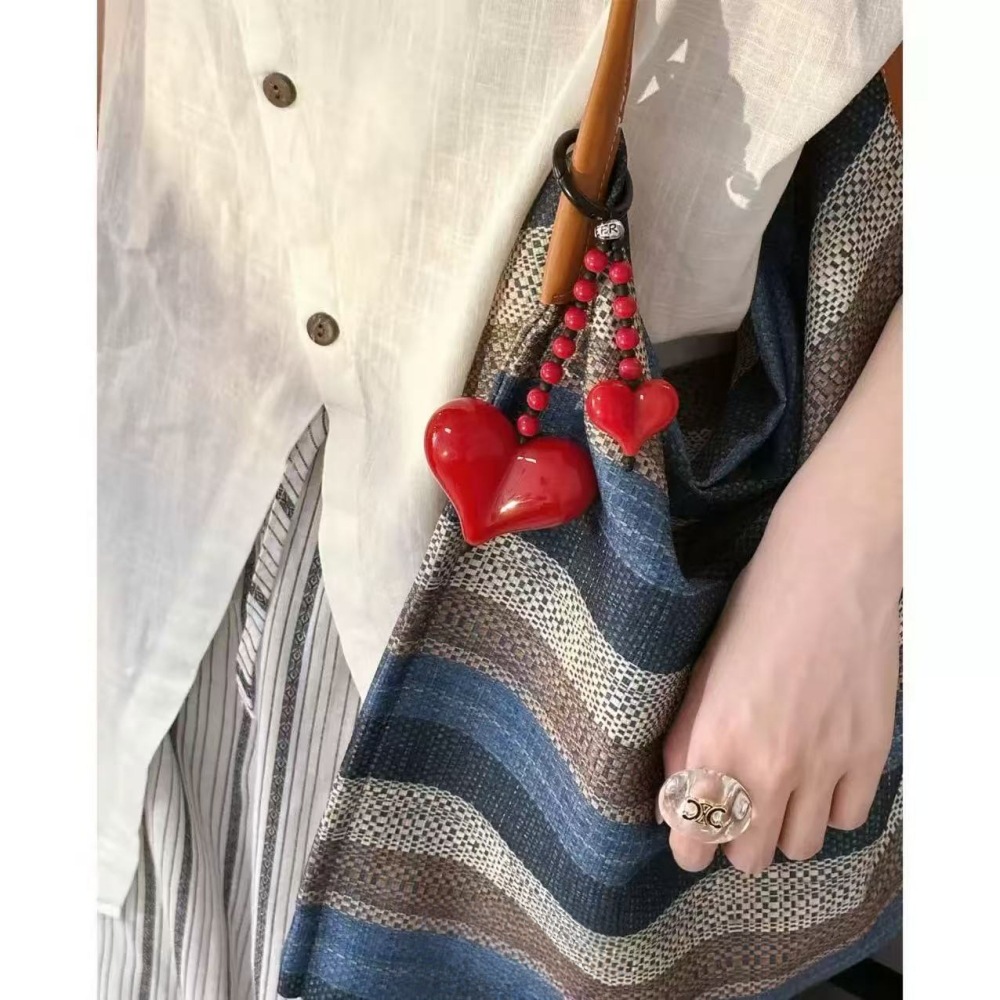 小众设计ins风串珠桃心钥匙挂件