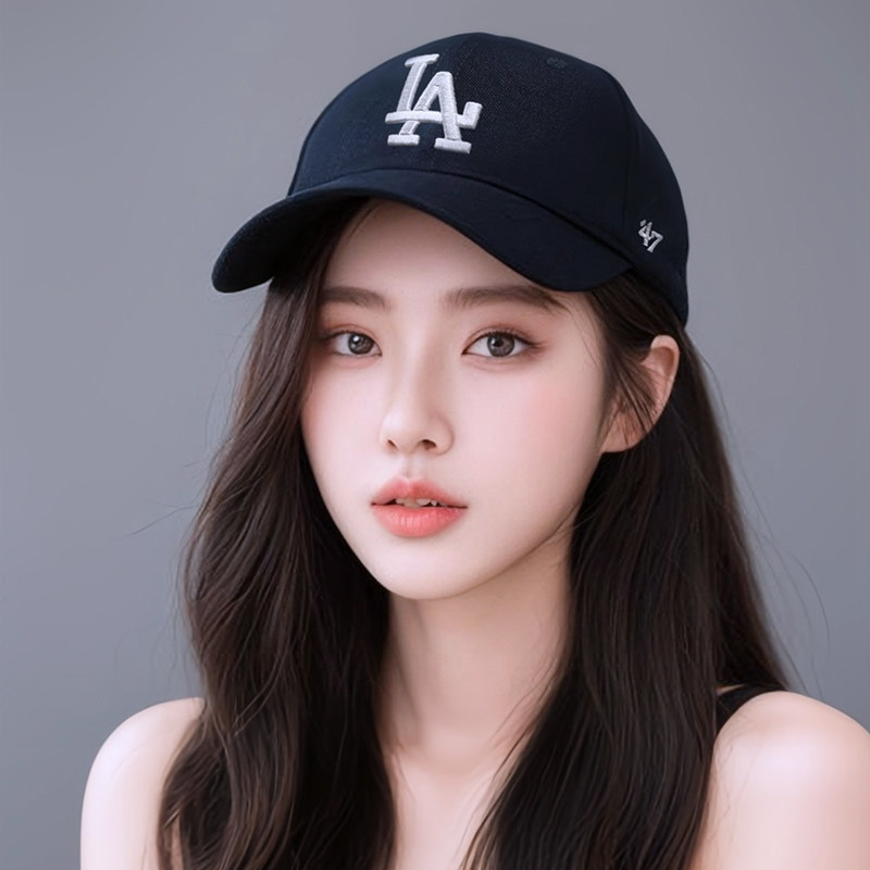 闵熙珍痛斥老板同款帽子 暮光蓝黑色LA棒球帽女显白瘦遮阳鸭舌帽