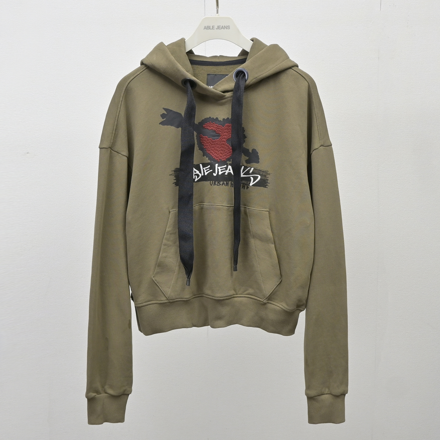 女士卫衣溜肩短款套头连帽卫衣