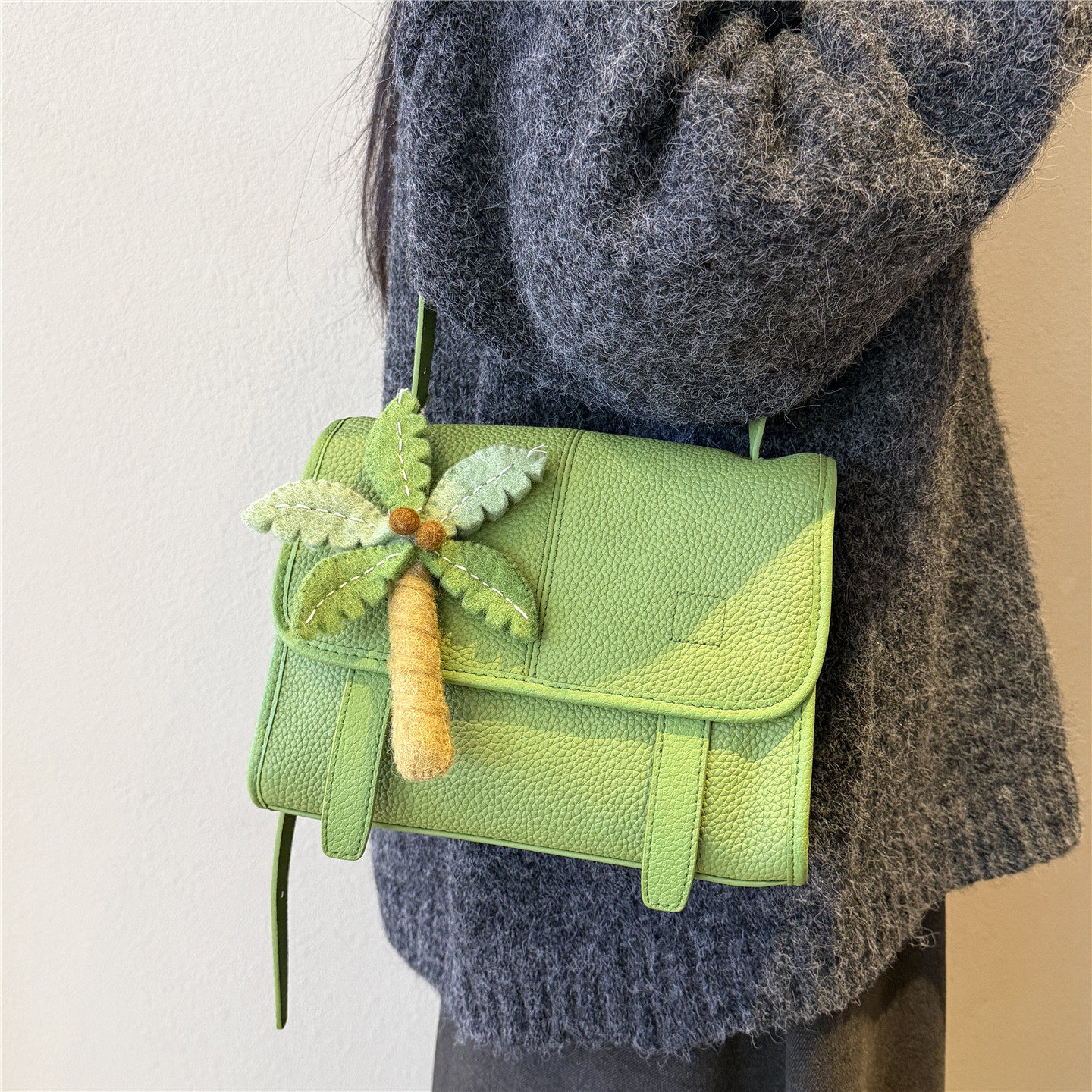 【胡桃手信】头层牛皮邮差包小众简约腋下包小方包单肩斜挎包女