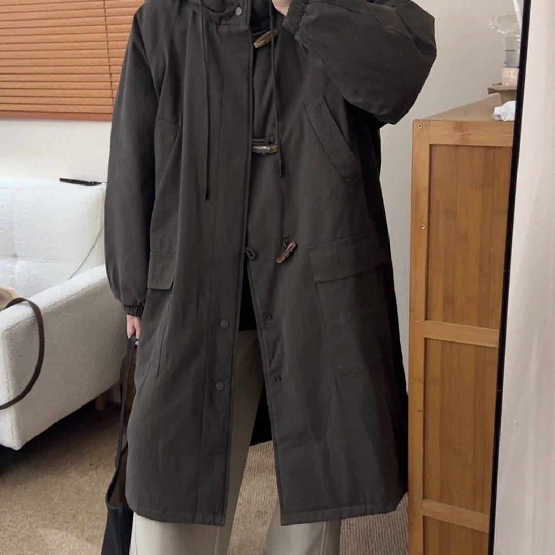 一件过冬日系工装感牛角扣加厚中长款连帽棉服大版型遮肉外套棉衣