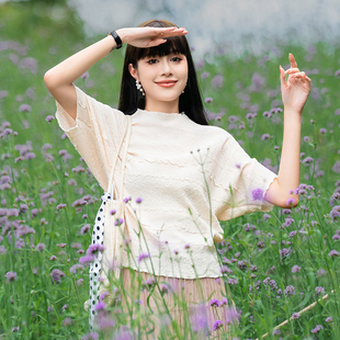 上衣女夏高级感配半身裙小清新甜美压花短袖 短装 休闲褶皱品牌t恤