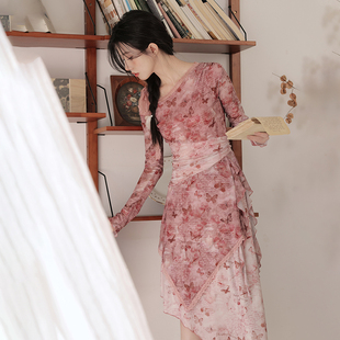 SEENFAAN盛放法式浪漫风纯欲连衣裙修身不对称下摆设计感气质裙子