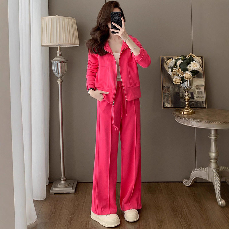 炸街玫红色休闲运动套装女秋季洋气减龄外套上衣阔腿裤两件套棉的