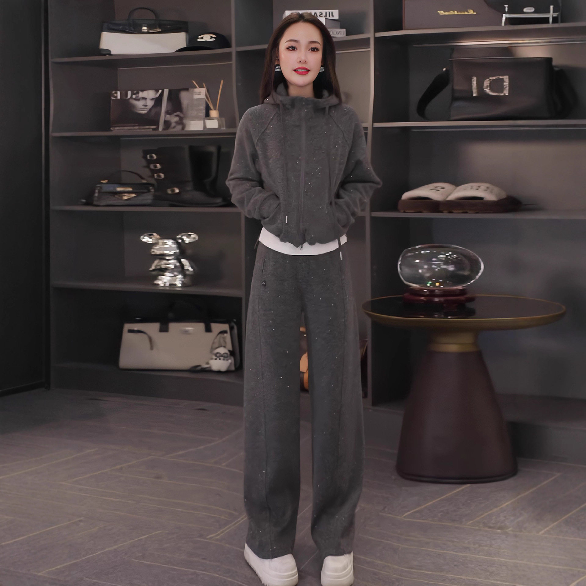 休闲运动套装女秋冬宽松显瘦欧货爆款闪闪连帽卫衣阔腿裤两件套潮,女装/女士精品,时尚套装,淘宝优惠券,粉丝福利购,淘宝优惠卷