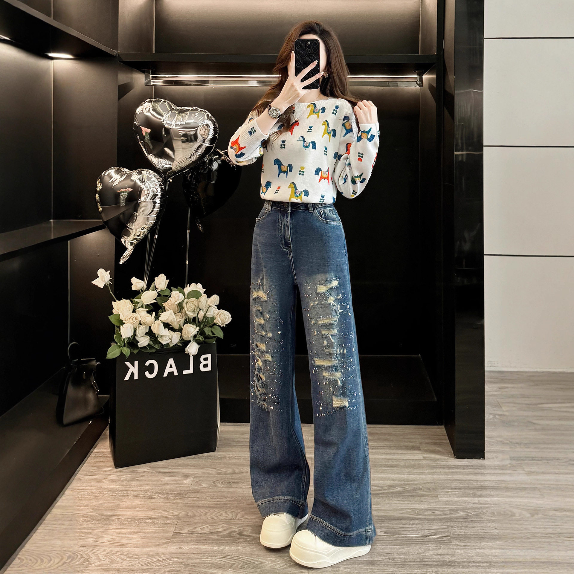 休闲运动套装女秋冬今年流行爆款卡通毛衣针织衫破洞牛仔裤两件套