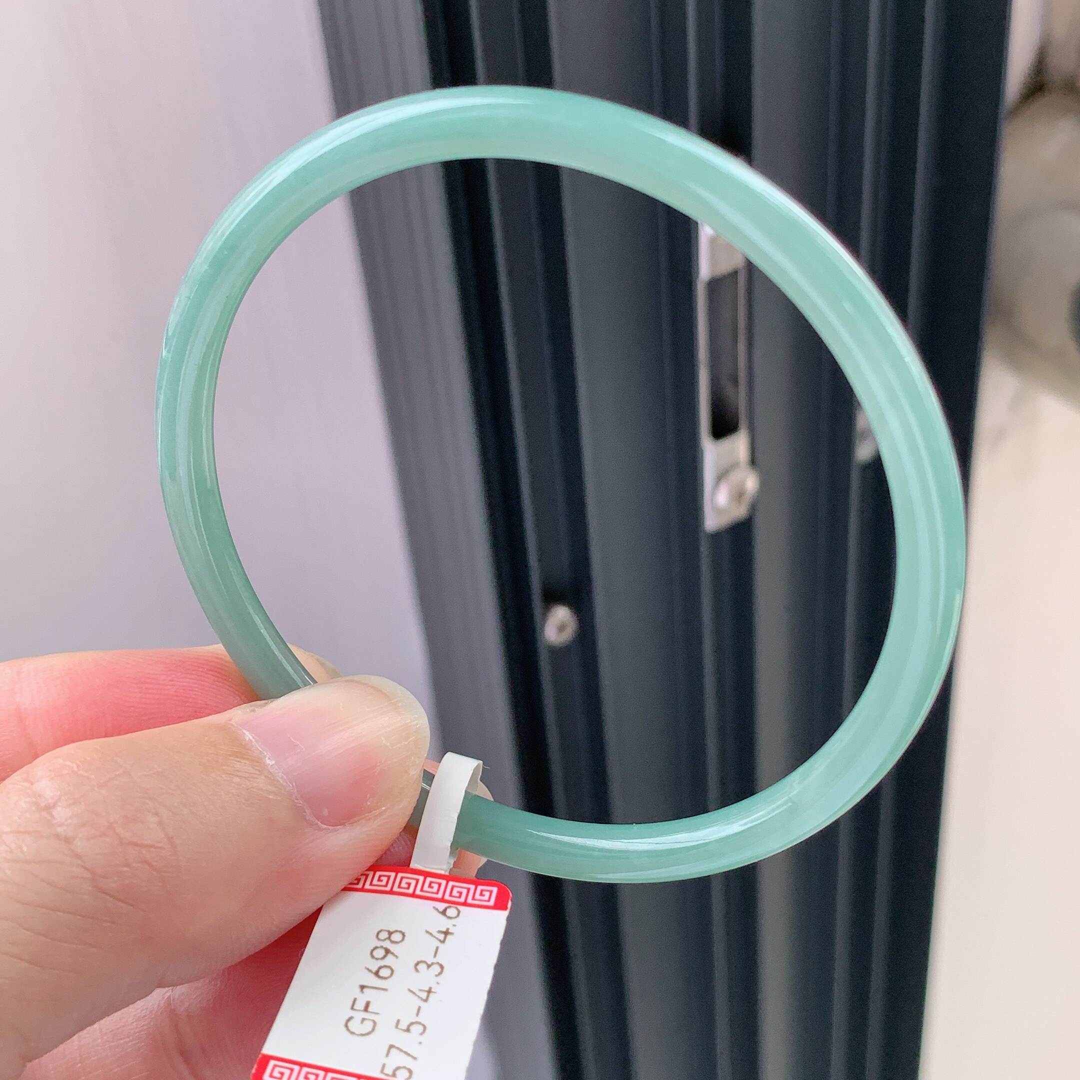 5758圈天然翡翠a货冰种飘花危地马拉翡翠