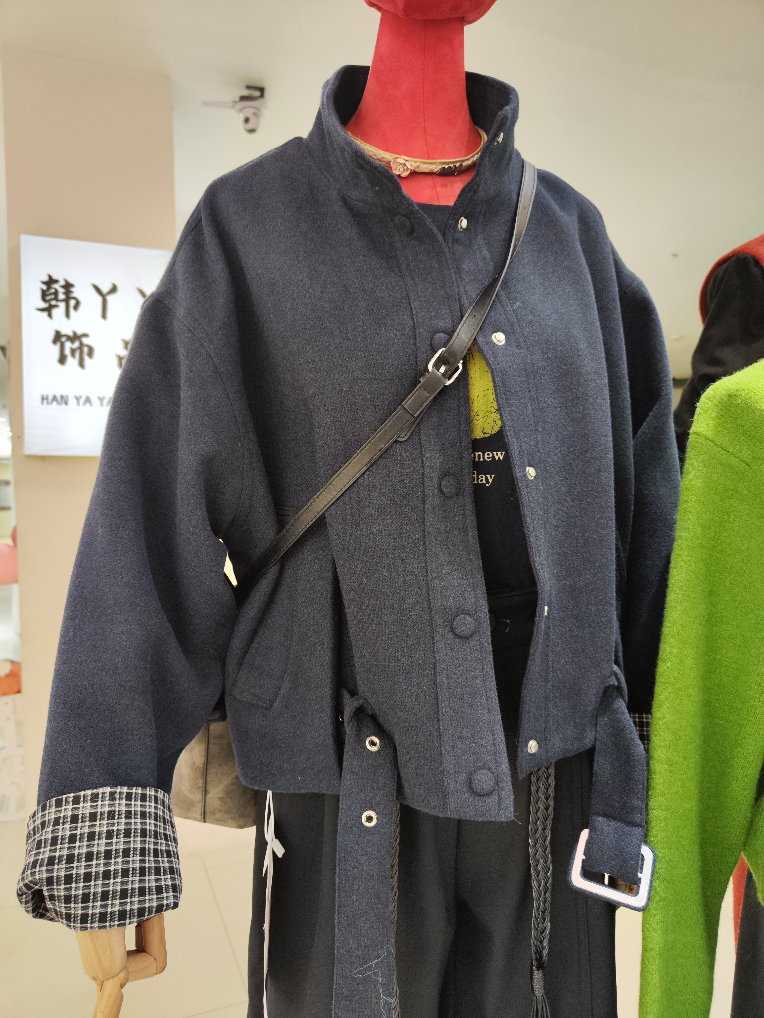 2025秋冬新款韩版宽松显瘦百搭女设计感小众长袖上衣呢子外套短款