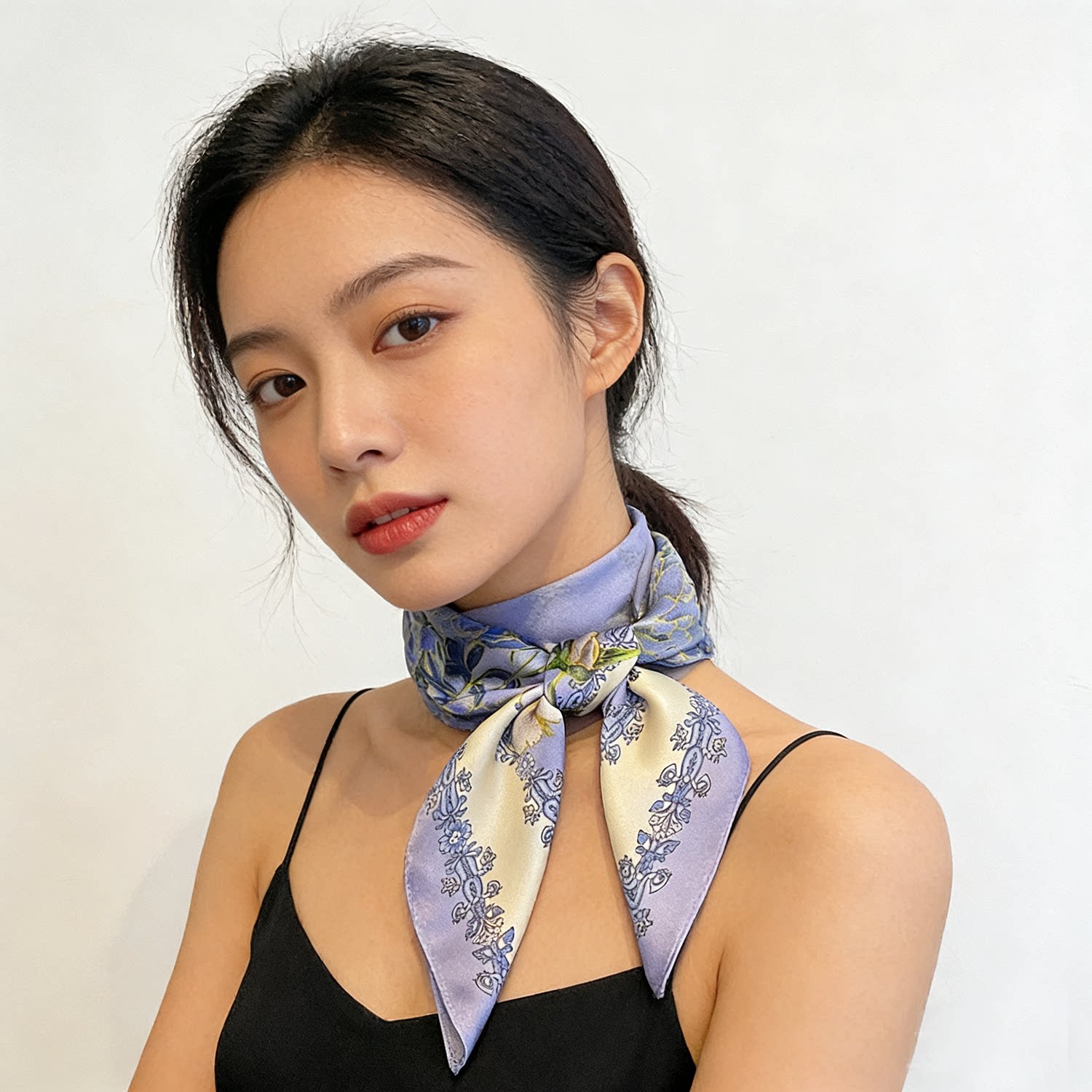韩版田园风紫色春夏季方巾仿真丝丝巾女防晒护颈领巾搭配衬衫绑包