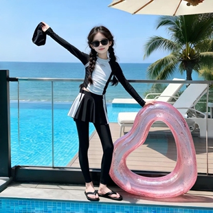 女童洋气黑白撞色泳衣2026中大童时髦长袖长裤女孩子休闲泳衣套装