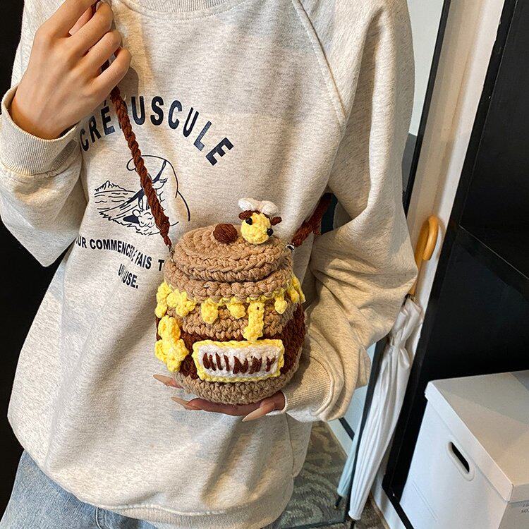 迷你小包包202女士4新款毛线钩织蜂蜜罐零钱包稀奇古怪编织斜挎包