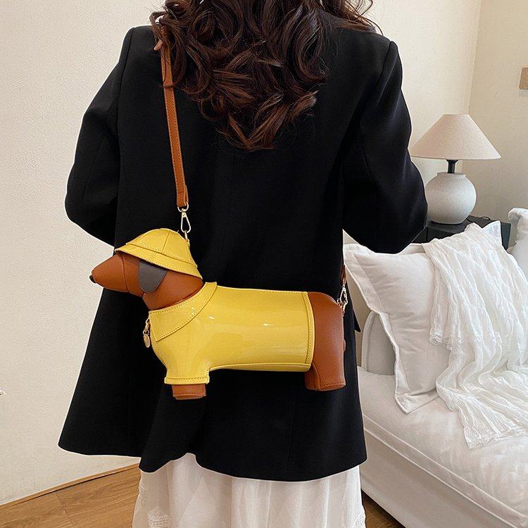 2025春夏新款创意可爱腊肠狗动物造型小狗包包斜挎包设计感小众