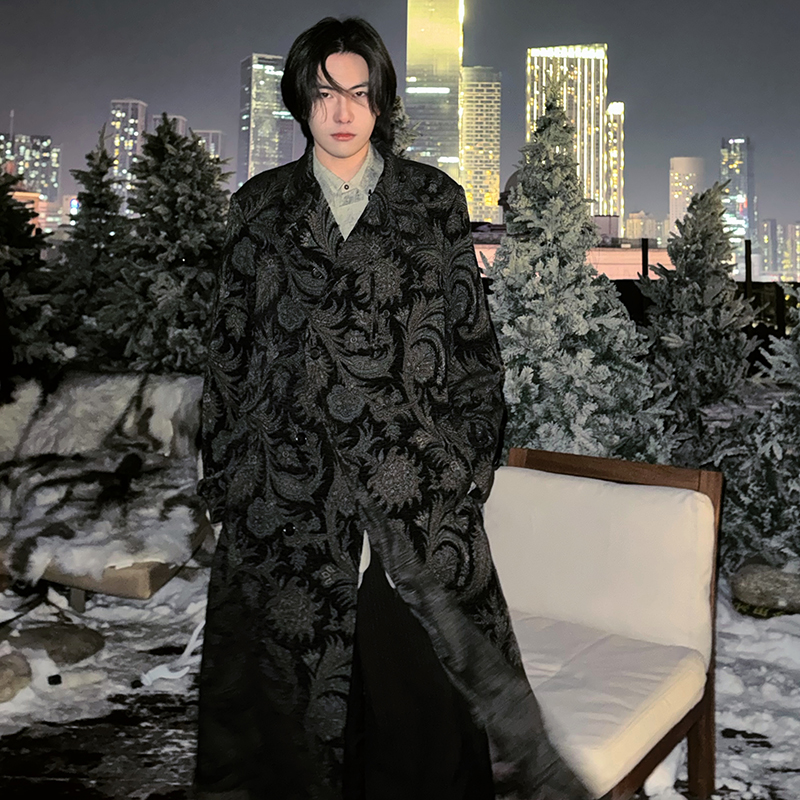 暗黑风中亚旅人虎纹羊毛大衣