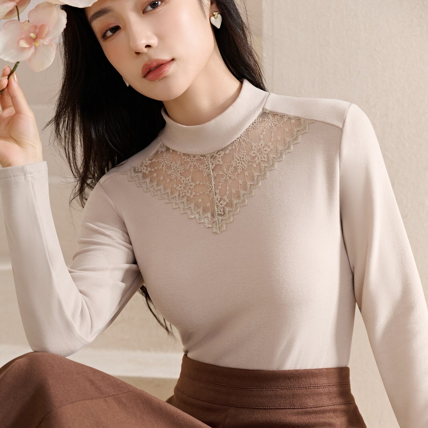 蕾丝拼接半高领打底衫女秋冬保暖洋气长袖T恤女内搭上衣时尚新品