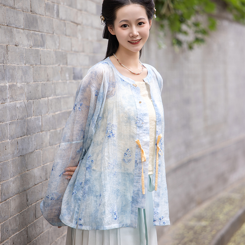 锦顺绣罗汉服天丝圆领弓袋袖刺绣