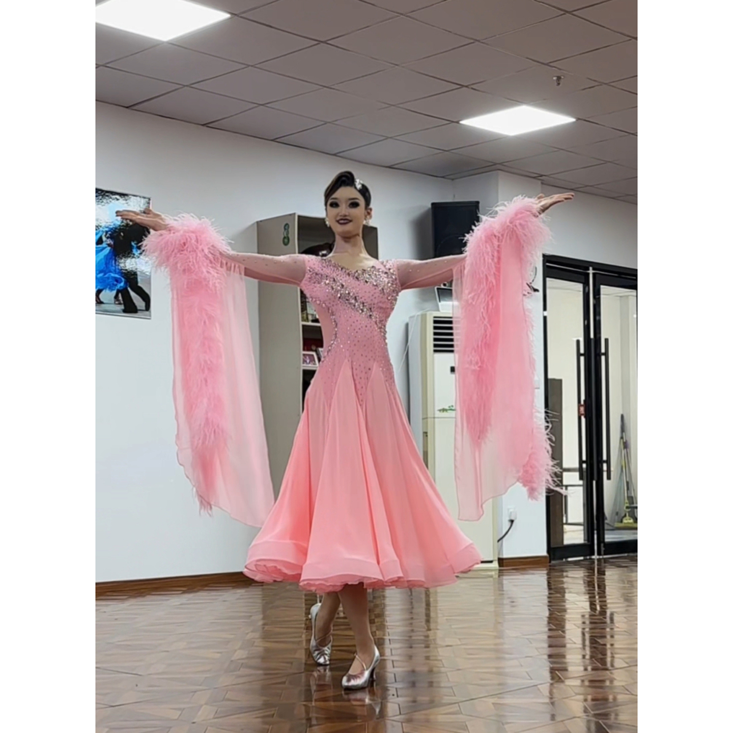 懒猫onue高端定制【MM435-2】摩登舞赛服 浅粉色国标舞演出比赛裙