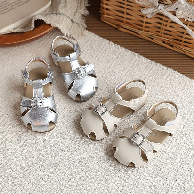 复古罗马包头凉鞋2026夏季新款韩版女童镂空水钻公主鞋沙滩配裙子