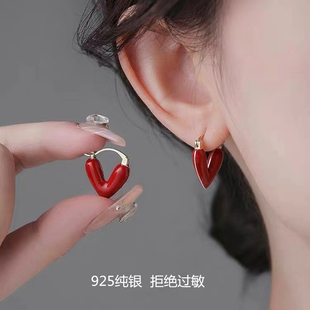 s925纯银红色爱心耳钉女2024新款 小众设计感甜美耳环 秋冬复古爆款