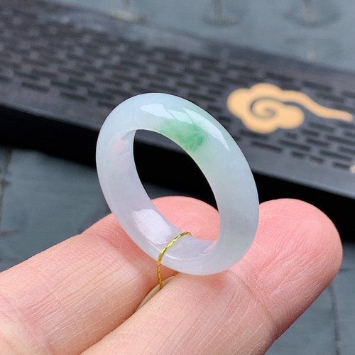 15-16号缅甸天然A货翡翠T690 内径17.7mm 奶白底飘绿花戒指白底青