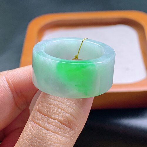 25-26号缅甸天然A货翡翠T1278 内径21.4-12.3-4mm 飘阳绿扳指戒指