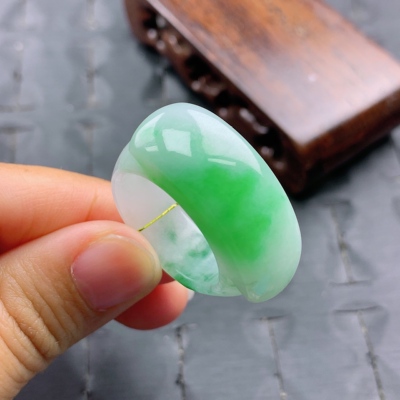 23.24号缅甸天然A货翡翠 T1038 内径20.5mm 阳绿马鞍戒指扳指